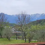 за гости бащин дом Nyaraló