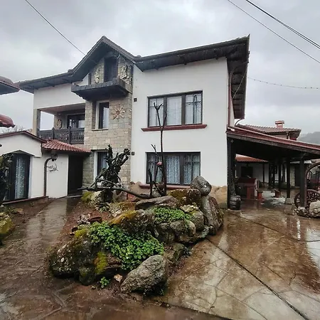 за гости бащин дом Nyaraló